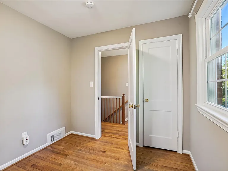 5212 Augusta St — Photo 20