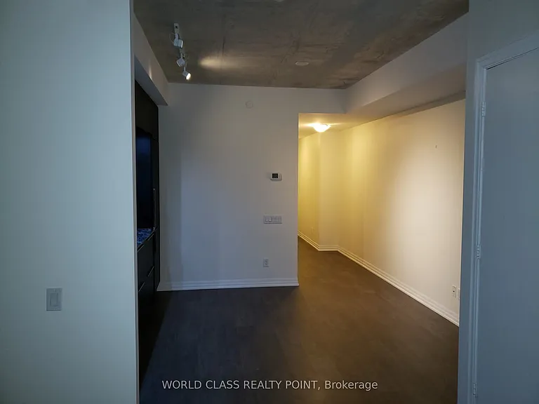 88 Blue Jays Way #2411 — Photo 2