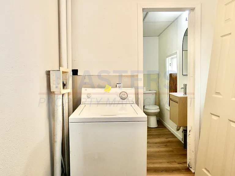 1026 Oakwood Ave — Photo 16