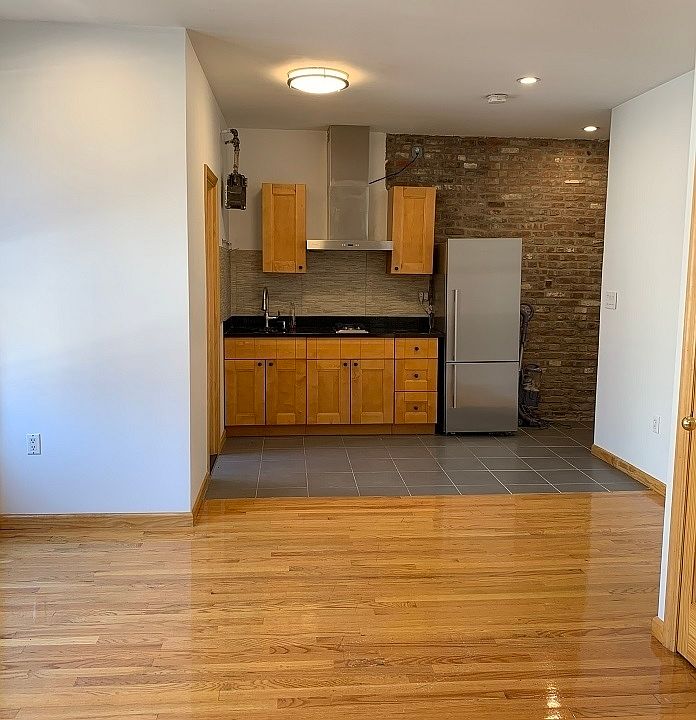 1st image of 94 Madison St #5