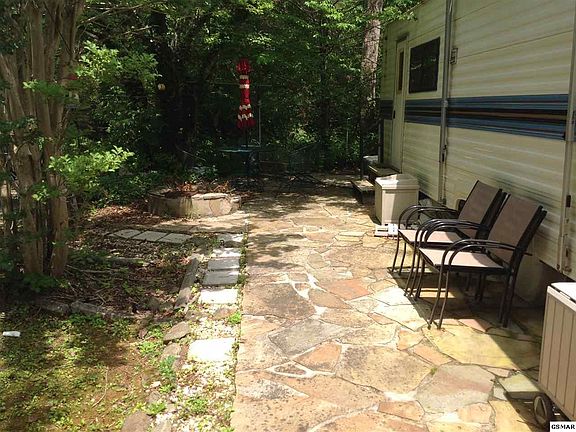 2nd image of 4223 E Parkway Unit 305