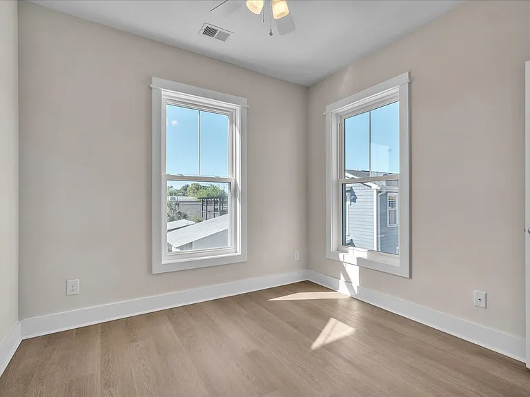 195 Romney St — Photo 20