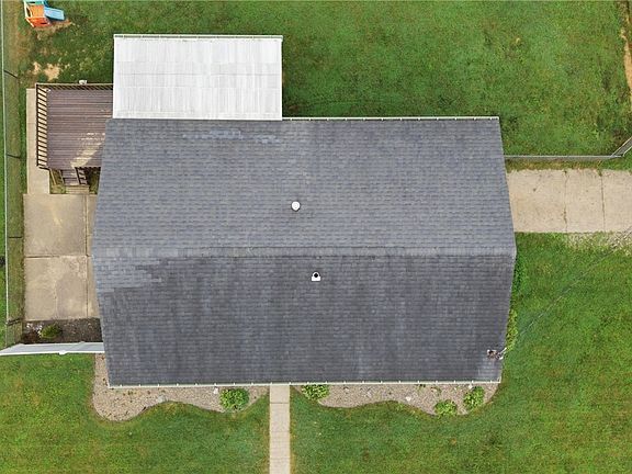 4th image of 14 Maple Dr