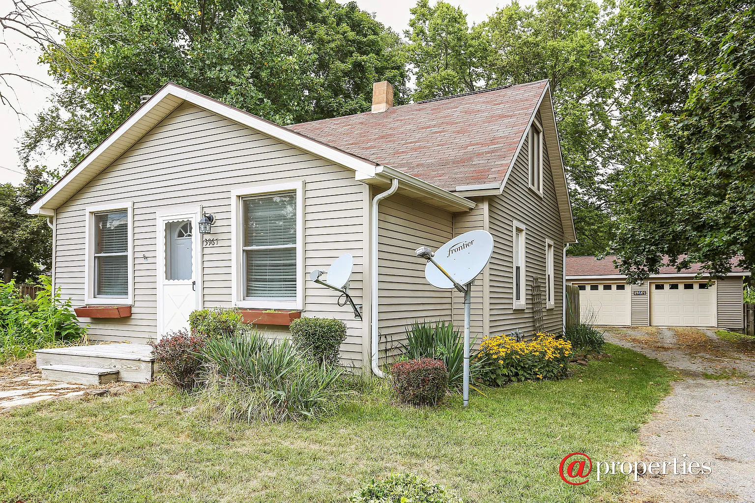 3967 Berrien St photo 1