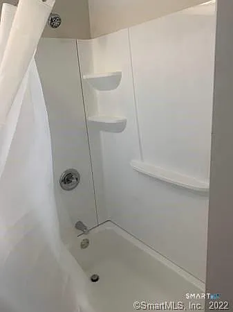 211 W Thames St #1 — Photo 8
