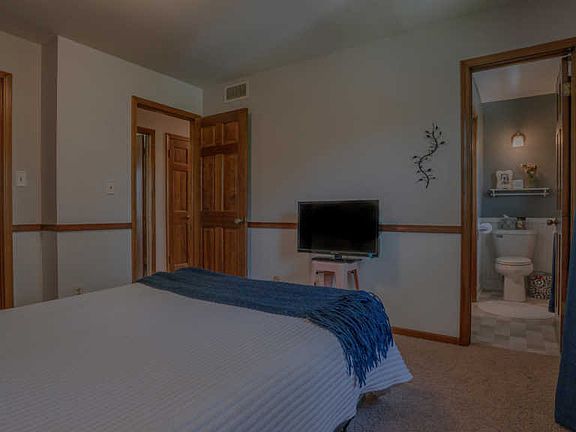 4th image of 6910 Brownell Ct SE