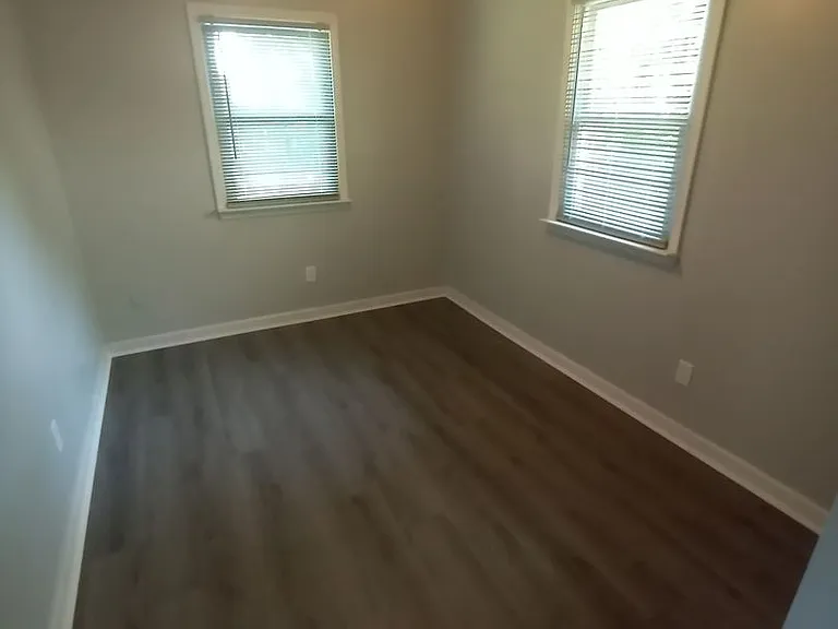 223 Woodview Ave — Photo 14