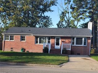3 Woodburn Dr, Hampton, VA 23664
