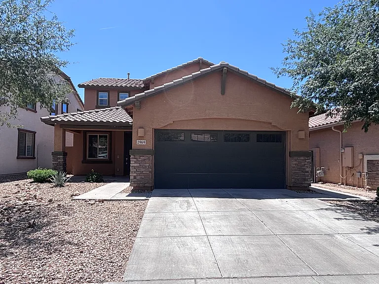 2969 E Glenhaven Dr — Photo 2