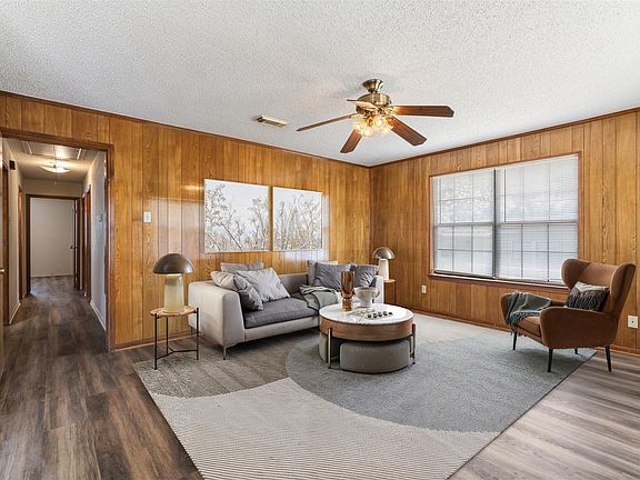2nd image of 708 Hunter Dr
