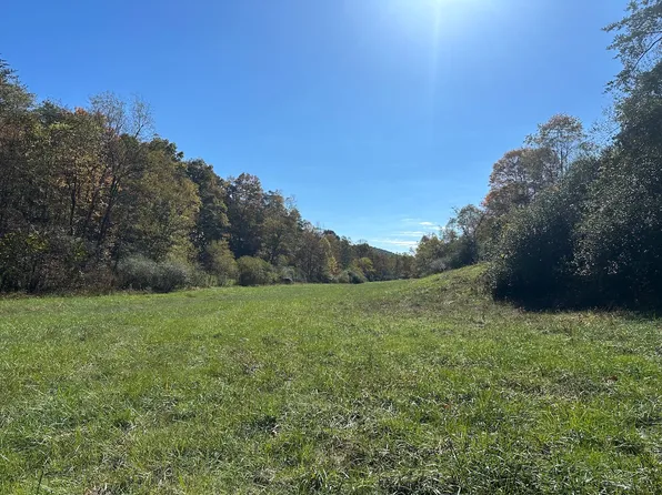 405 Masters Run, Le Roy, WV 25252
