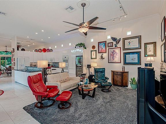 4th image of 1121 Bel Aire Drive