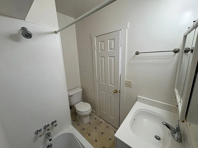 2801 F — Photo 14