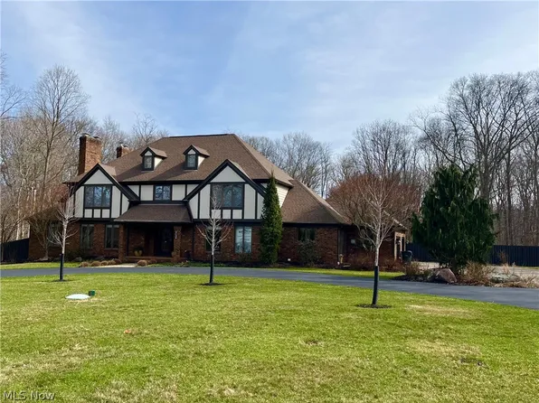 2136 Yellow Creek Rd, Akron, OH 44333
