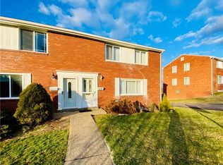355 Macassar Dr, Pittsburgh, PA