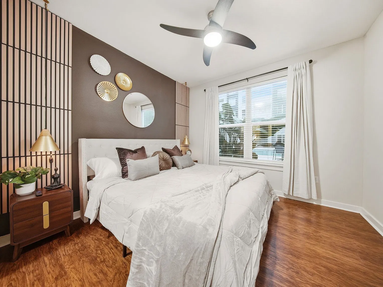 2 bed, $5,500 — Photo 2