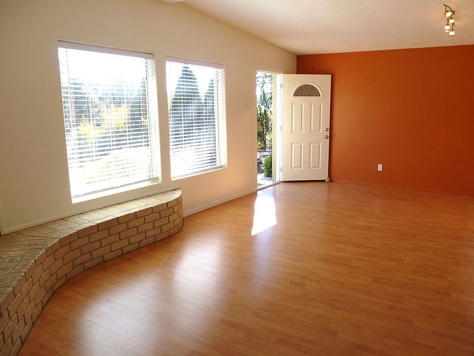 2nd image of 75 Yucca Dr