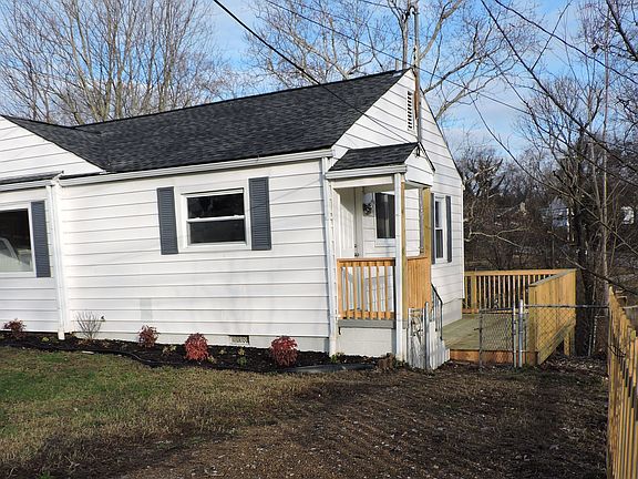 2nd image of 2525 Sandra Ave