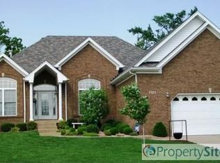 2719 Windsor Lakes Pkwy, Louisville, KY 40214