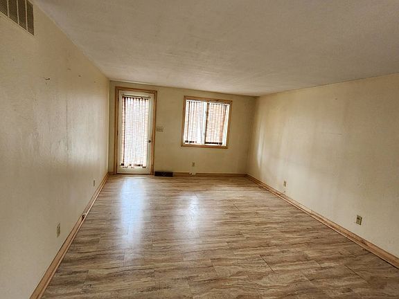 3rd image of 501 S 2nd Ave