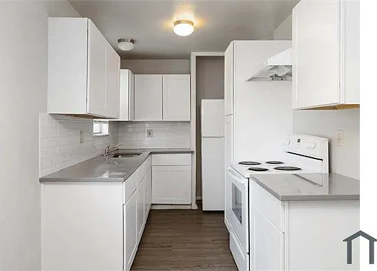 3 bed, $1,525 — Photo 2