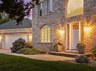 2489 Mendota Heights Cir, Mendota Heights, MN 55120