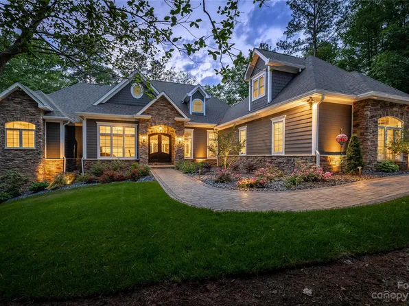 6184 Plantation Pointe Dr, Granite Falls, NC 28630