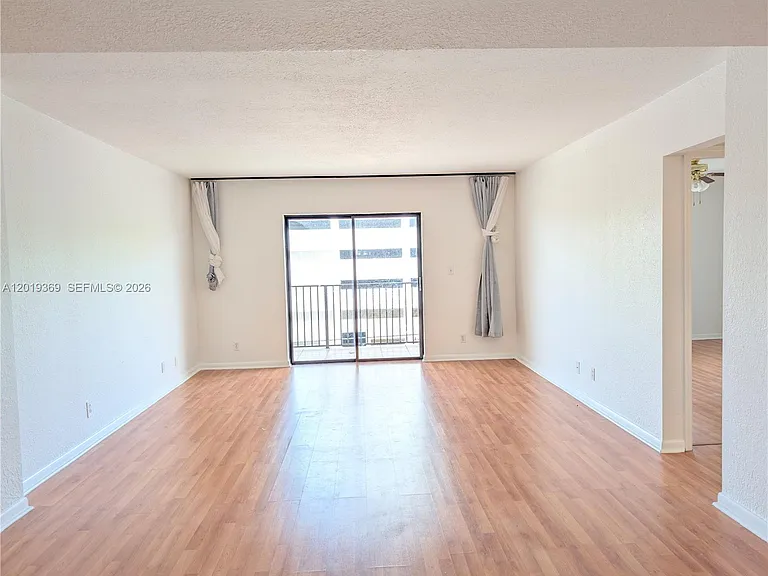 1900 Diana Dr #3E — Photo 41