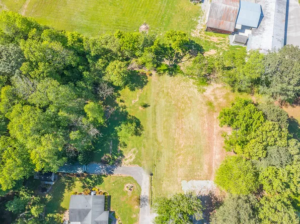 10811 Nelson Rd, Soddy Daisy, TN 37379