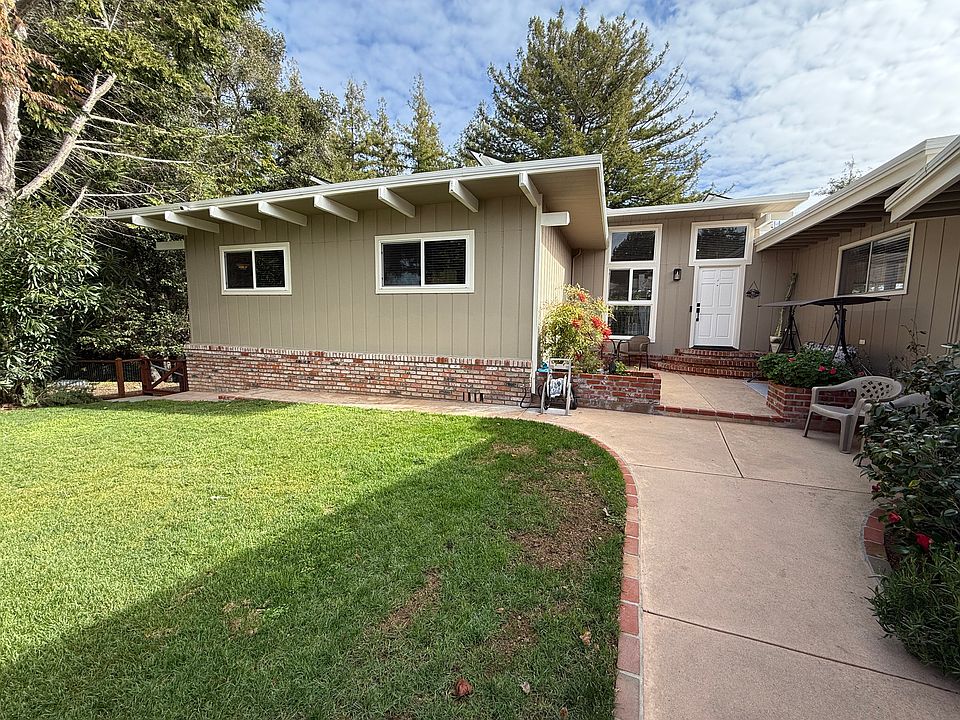 1st image of 215 Southwood Dr