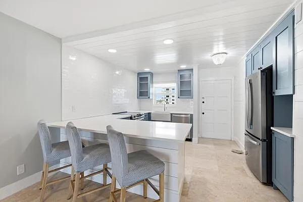 308 Golfview Rd #Penthouse 03 — Photo 1