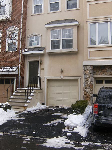 1st image of 32 Carrington Pl