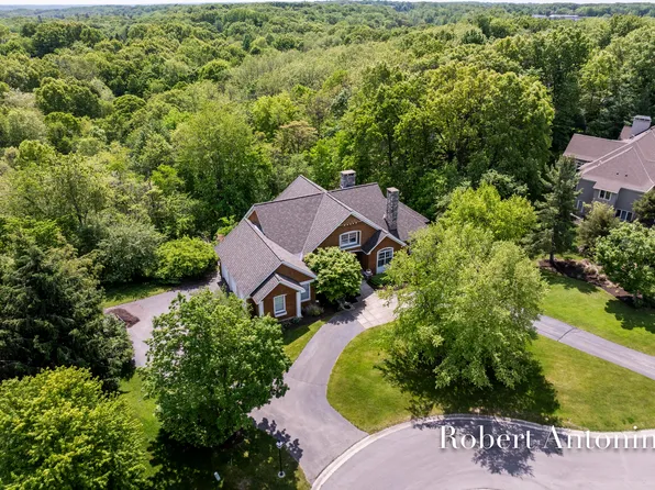 1740 Flowers Mill Ct NE, Grand Rapids, MI 49525
