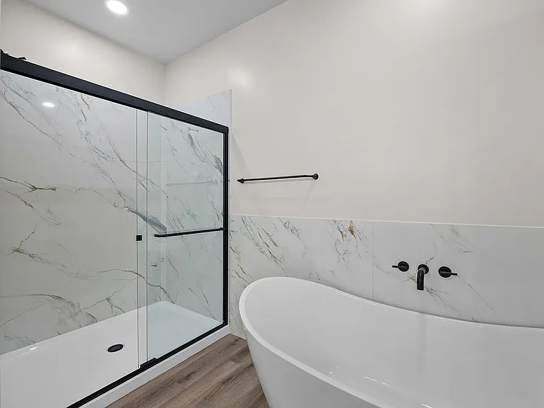 West Heights- BLGD 7 — Photo 24
