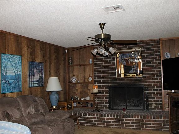 4th image of 331 N Roosevelt Ave