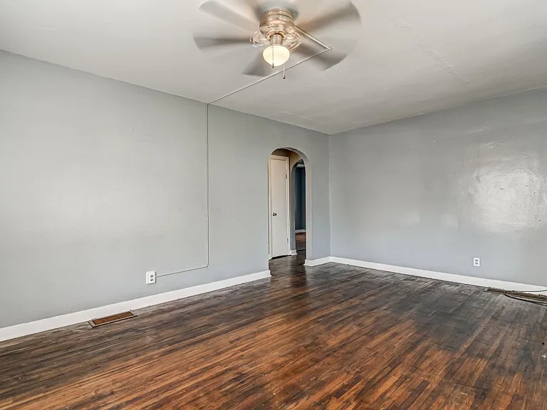 759 E Lawrence St — Photo 8