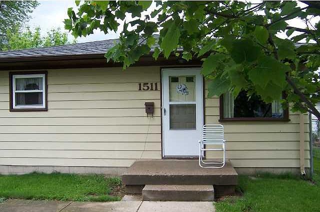 1st image of 1511 E Hoefgen St