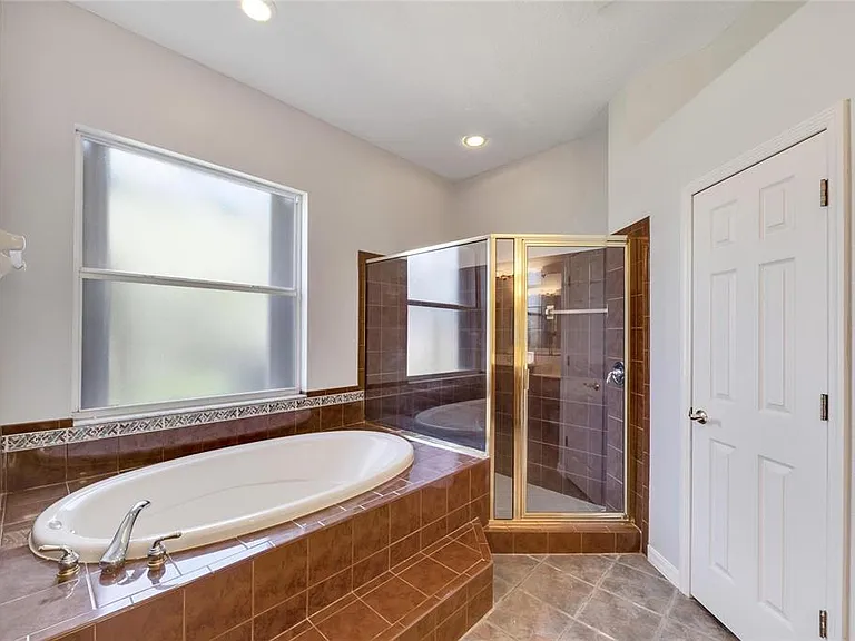 17904 Cachet Isle Dr — Photo 36