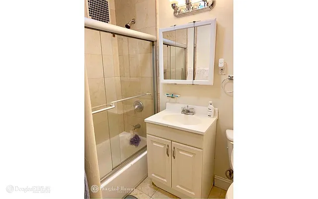 Rented by Douglas Elliman | media 17