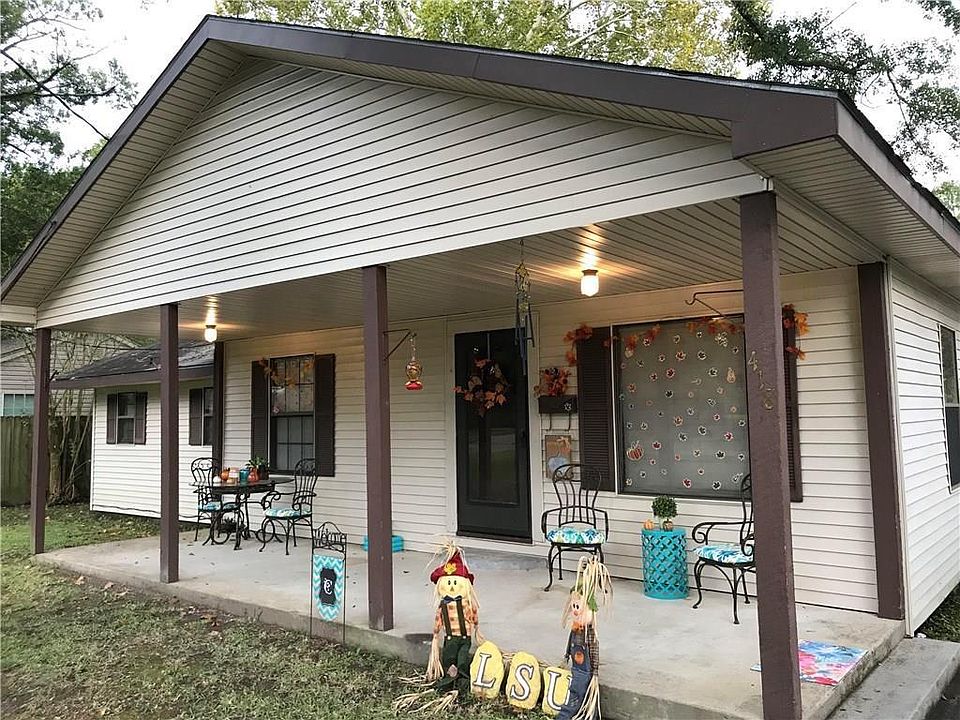 1st image of 418 E School St