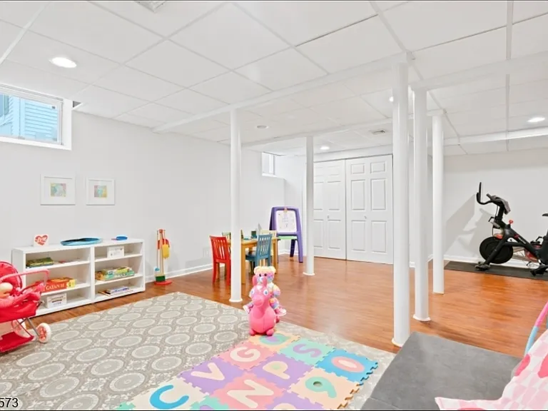 169 Broad St — Photo 25