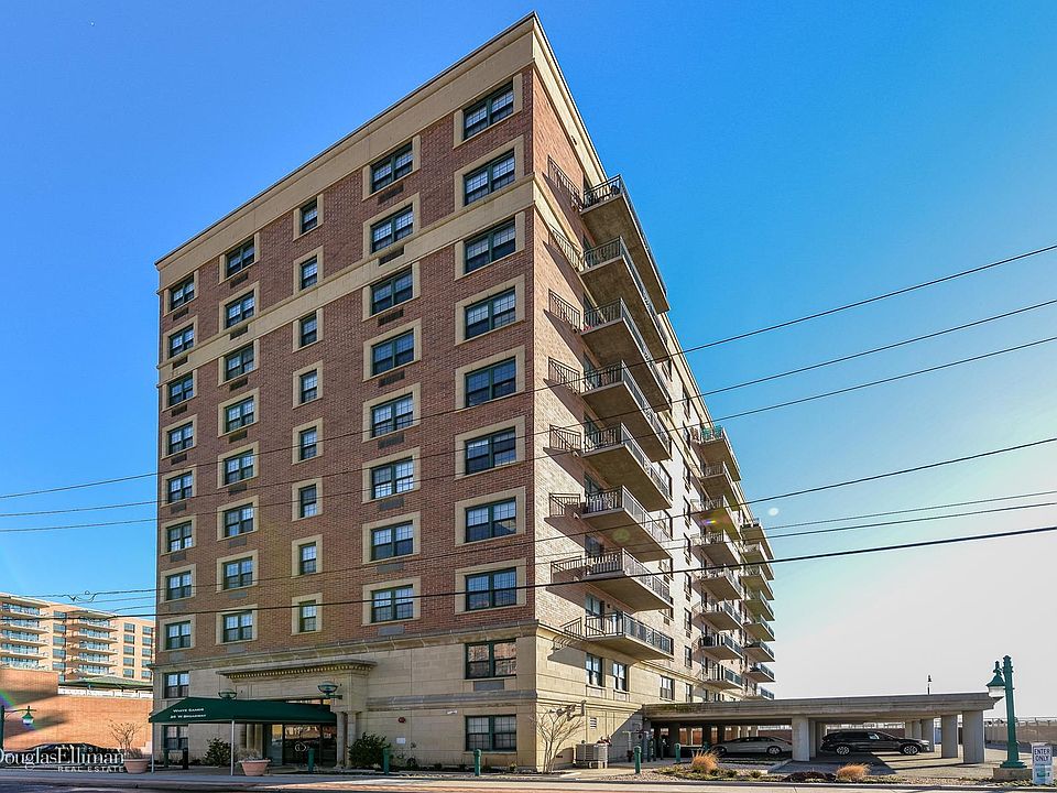 1st image of 26 W Broadway Blvd #802