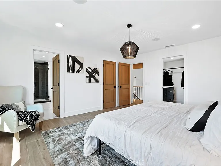 3889 Humboldt Dr — Photo 31