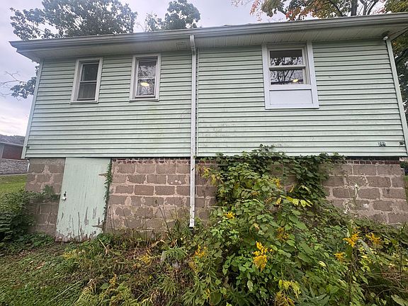 5th image of 2145 S Delaware Dr