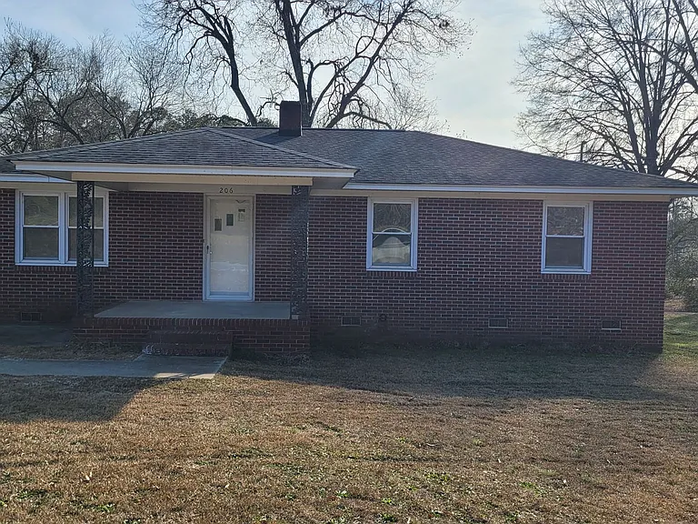 206 Columbia Ave — Photo 3