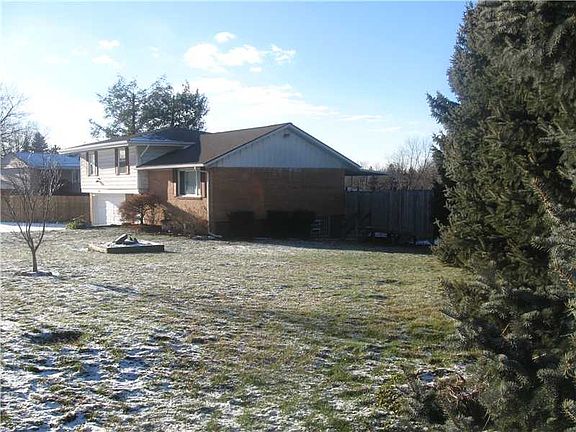2nd image of 9768 Sweetbriar Dr