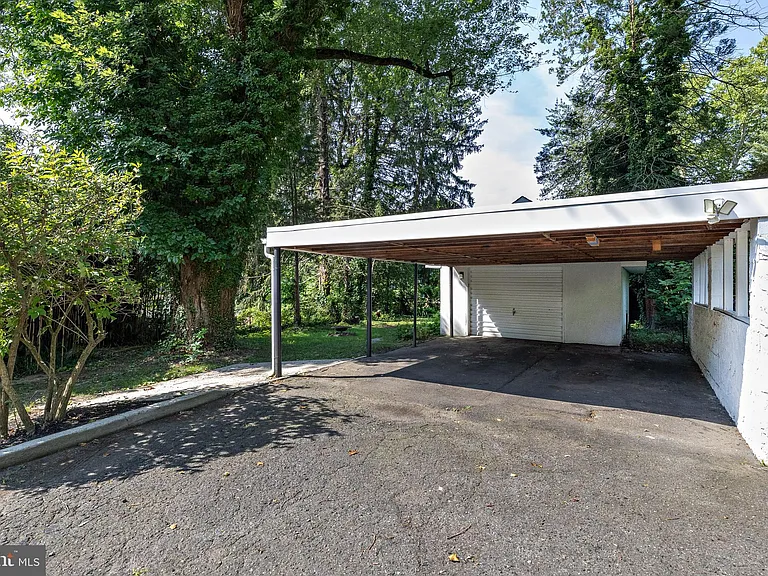 426 4th Ave — Photo 37