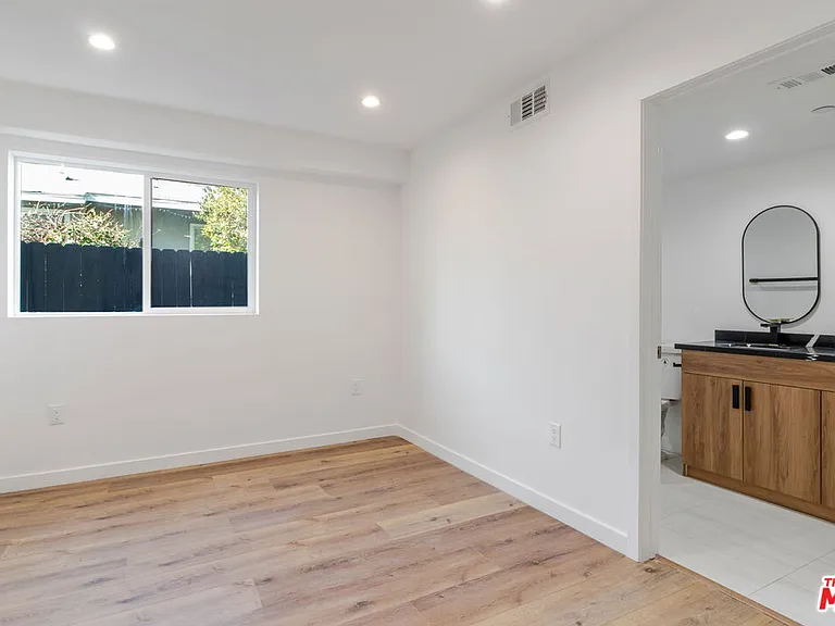 10821 Hartsook St — Photo 6