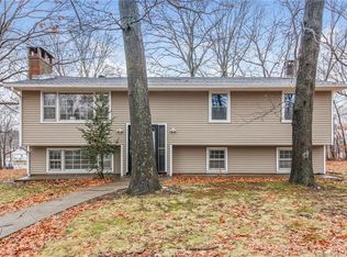 8 Old Cart Path Ln, East Haven, CT 06512