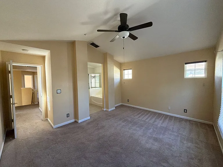 268 Woodfield Ln — Photo 9